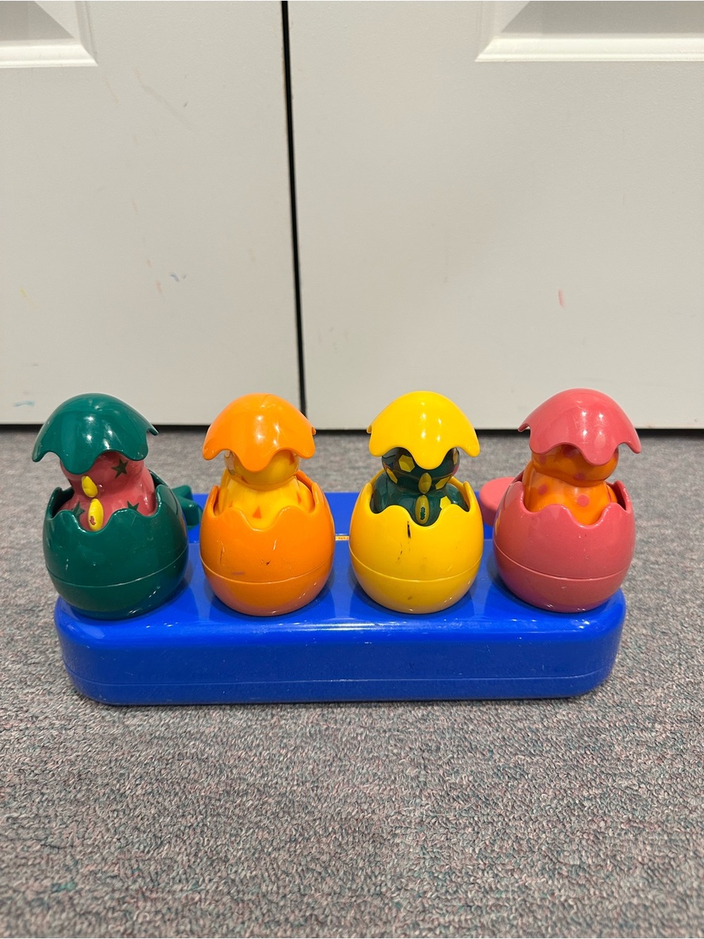 Pop-Up DINOSAURS by Tolo Toys - Award Winning Vibrant Colors Fine Motor Skills - Picture 3 of 6
